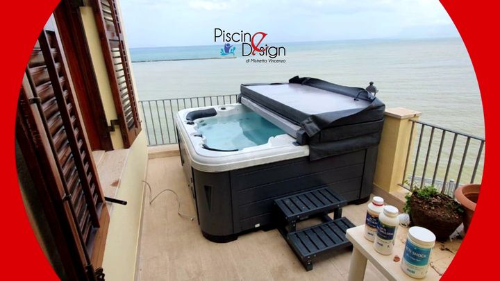 L'estate è finita e non si può più utilizzare la piscina? Perchè non acquistare una #vasca #idromassaggio riscaldata?🧖‍♀️